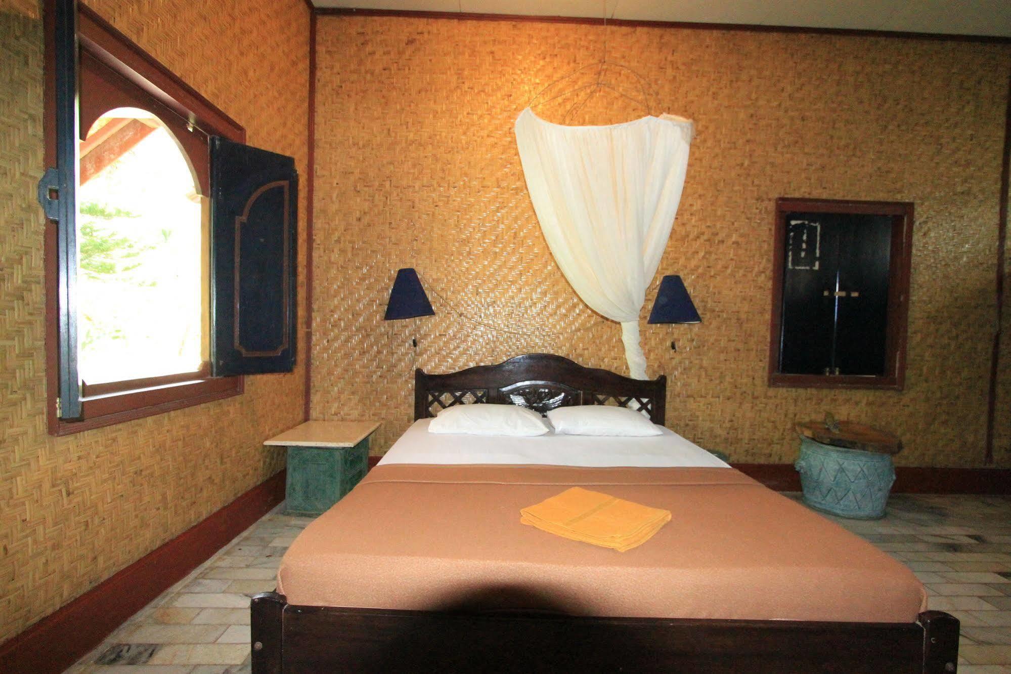 Hotel Bumi Aditya Senggigi Ngoại thất bức ảnh