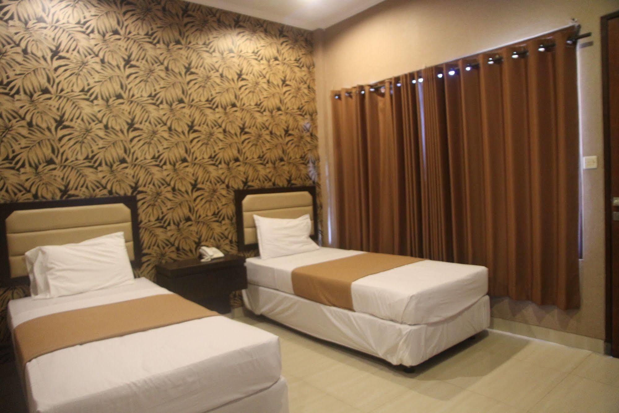 Hotel Bumi Aditya Senggigi Ngoại thất bức ảnh
